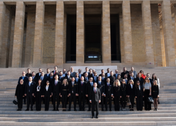 TÜGİAD üyeleri, Atatürk'ün huzurunda bir araya geldi