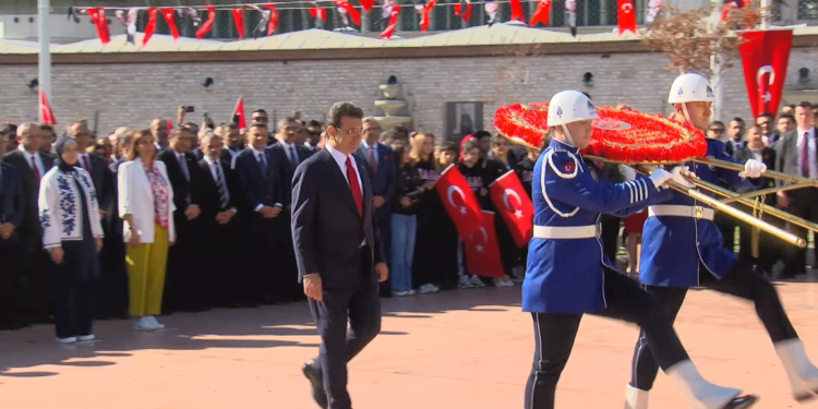Taksim'de 29 Ekim Cumhuriyet Bayramı öncesi tören
