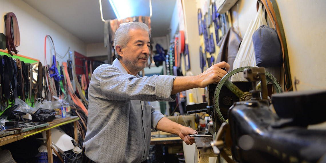 Tarihi Ahşap Han'da, unutulmaya yüz tutan meslekler yaşatılıyor