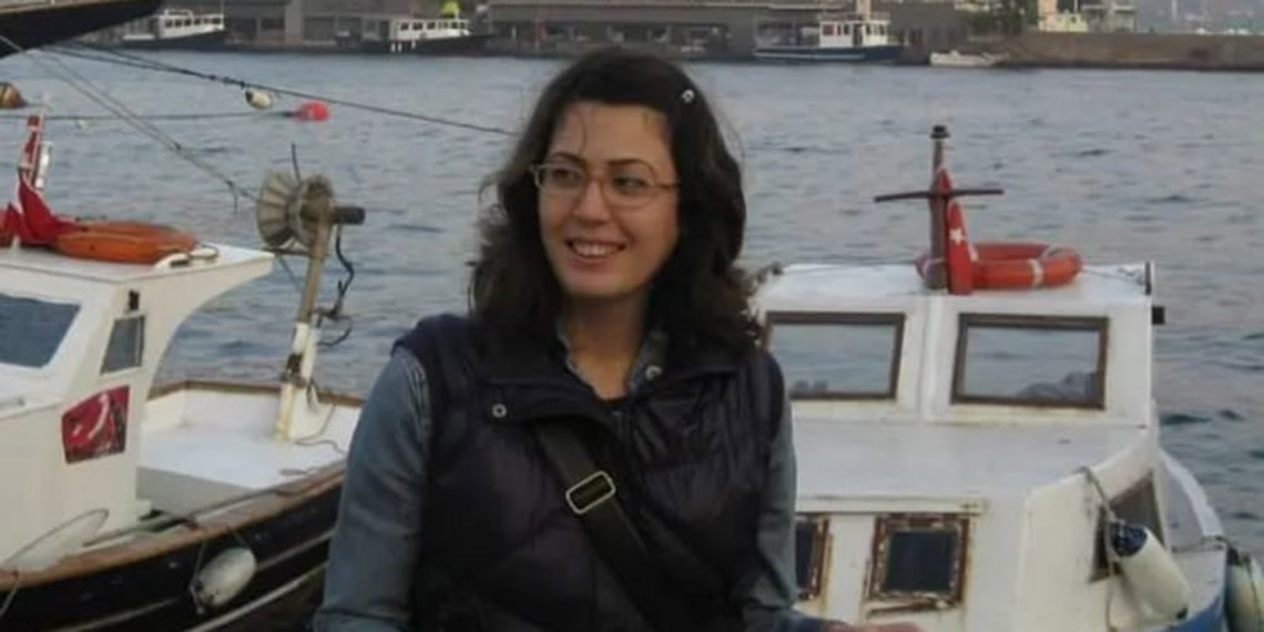 'Teo', sahibinin mezarının başından ayrılmadı