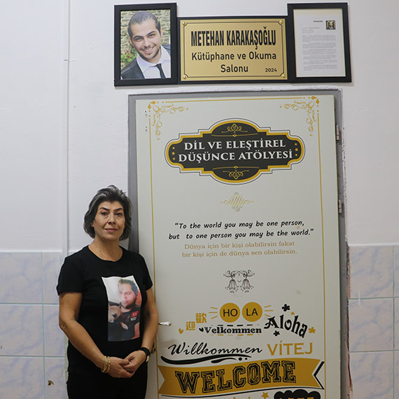 Ankara'da otomobilin çarptığı kazada hayatını kaybeden motokurye Metehan Karakaşoğlu'nun (20) annesi Zübeyde Karakaşoğlu (59), oğlunun adına, okuduğu okula kütüphane ve okuma salonu yaptırdı. Karakaşoğlu "Dilerim ki bu kurduğumuz kütüphane, Metehan'ın adıyla tüm çocuklara ışık olur" dedi.