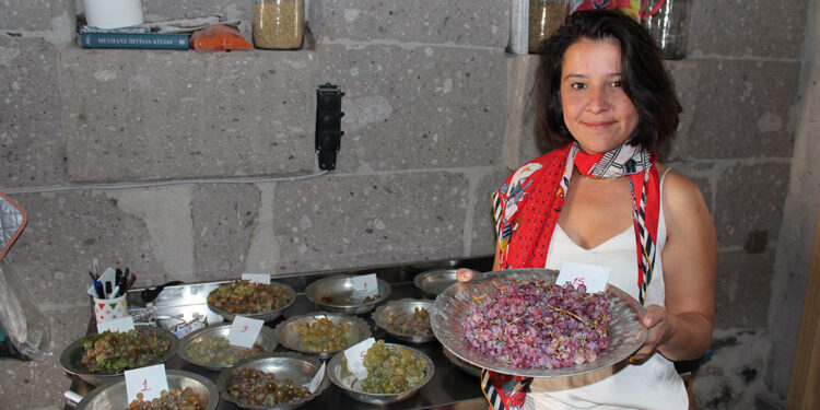 Türkiye'nin farklı bölgelerinde üretilen 32 çeşit üzüm incelendi