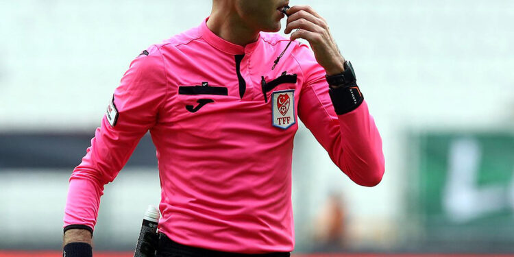 UEFA'dan Türk hakemlere görev