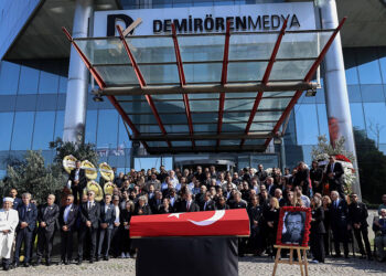 Usta gazeteci Güneri Cıvaoğlu'na veda töreni yapıldı
