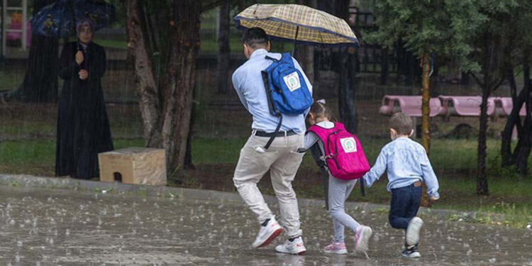 Valilik duyurdu: 3 kentte eğitime 1 gün ara verildi