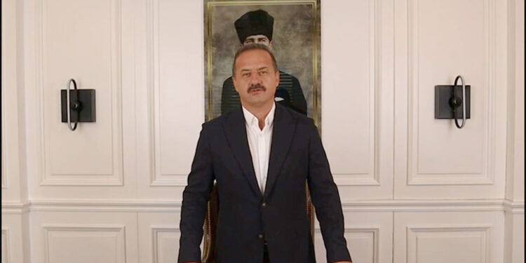 Yavuz Ağıralioğlu parti kurduğunu duyurdu