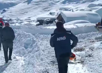 Mağara Yaylası'na mahsur kalan 5 kişi kurtarıldı