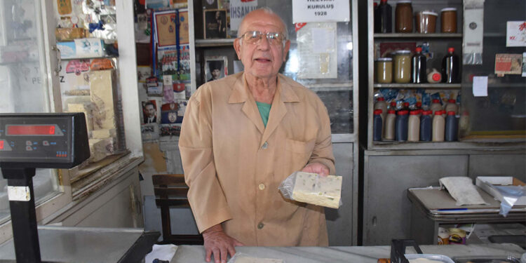 Yeni nesil helvayı tahini pekmezi bilmiyor