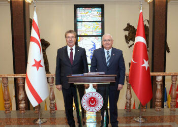Yaşar Güler KKTC Başbakanı Üstel ile bir araya geldi