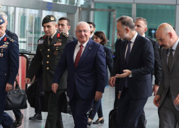 Yaşar Güler NATO Karargahı'nda temaslarda bulunuyor