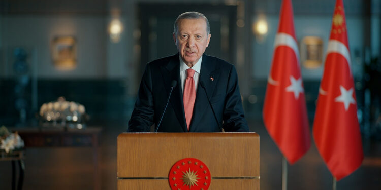 Yatırımlarımızı 'Durmak yok yola devam' diyerek sürdüreceğiz