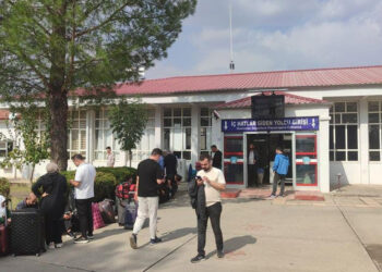 Yolcu uçağı hava muhalefeti nedeniyle Siirt yerine Diyarbakır’a indi