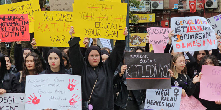 Zonguldak'ta ‘kadın cinayetleri ve istismar’ tepkisi