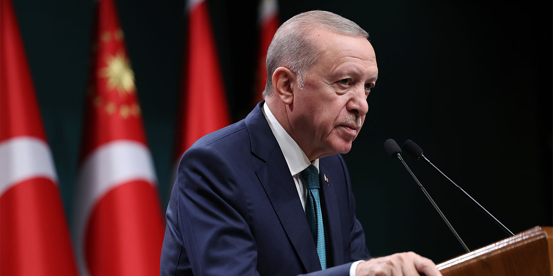 Cumhurbaşkanı Recep Tayyip Erdoğan, “Uluslararası toplum İsrail'in haydutluğuna sessiz kalamaz. Şayet güvenlik konseyi gerekli iradeyi göstermezse Genel Kurul’un 1950 tarihli ‘barış için birlik’ kararında olduğu gibi kuvvet kullanma tavsiyesinde bulunma yetkisi süratle devreye alınmalıdır’’ dedi.