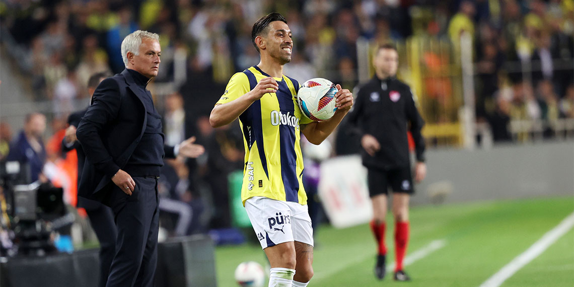 Fenerbahçe Teknik Direktörü Jose Mourinho, "Bugün Fenerbahçe kazanmayı hak eden taraftı, 3 puanı aldığımız için mutluyum" dedi.