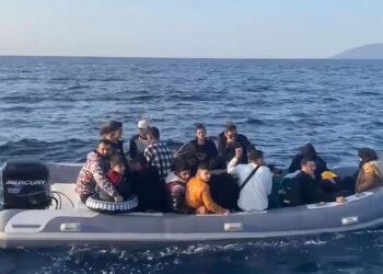 İzmir'de 58 kaçak göçmen yakalandı