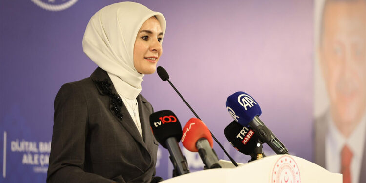 Şeyma Bakanlık gözetiminde hastaneye nakledildi