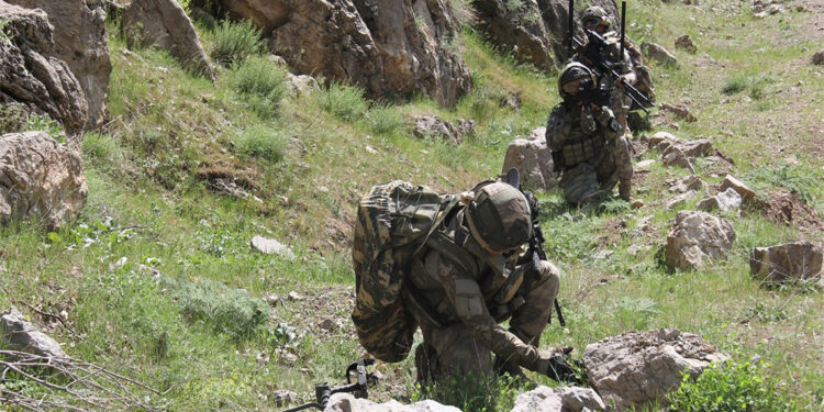 Gara bölgesinde tespit edilen 5 PKK'lı öldürüldü