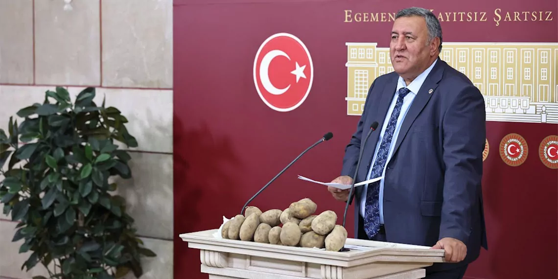 Chp niğde milletvekili ömer fethi gürer, “patates ürünü için kamu alıma girmelidir, tarladan markete fiyat 3 kat artıyor” dedi.