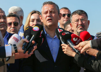 Özgür Özel Selahattin Demirtaş'ı ziyaret etti
