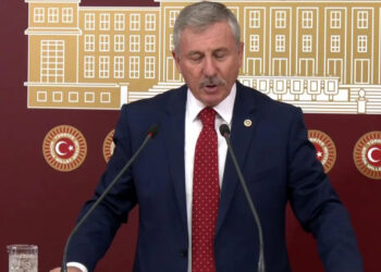 Teröre karşı hep beraber birlikte olmak mecburiyetindeyiz