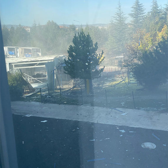 İddiaya göre Ankara'da TUSAŞ tesisinde ard arda patlamalar meydana geldi. Bölgeye çok sayıda polis ekibi sevk edildi.