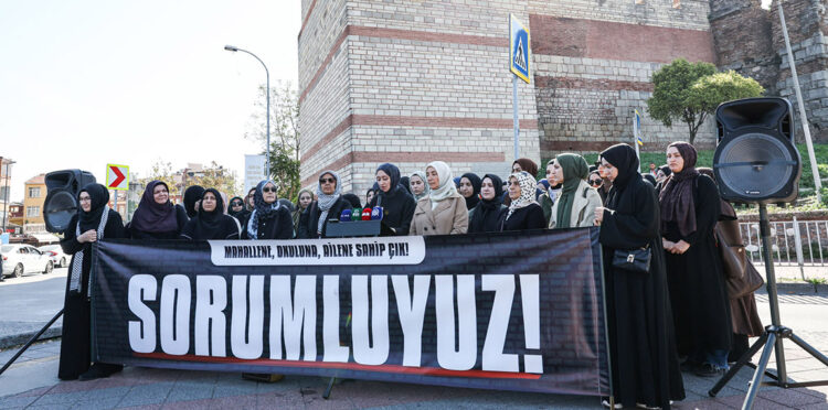 35 STK'dan Edirnekapı Surları önünde basın açıklaması