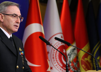 İngiliz savaş uçağı Diyarbakır'a acil iniş yaptı