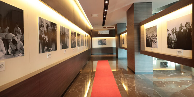 ‘Cumhuriyetin Işığında Atatürk ve Sanat Sergisi’ kapılarını açtı