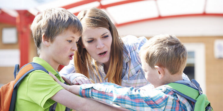 Şiddeti engellemeye yönelik eğitimler anaokulunda başlamalı