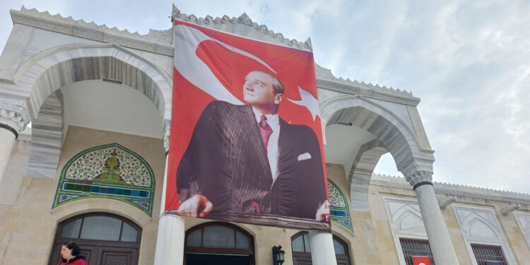 '10 Kasım Matemi' sergisi ziyarete açıldı