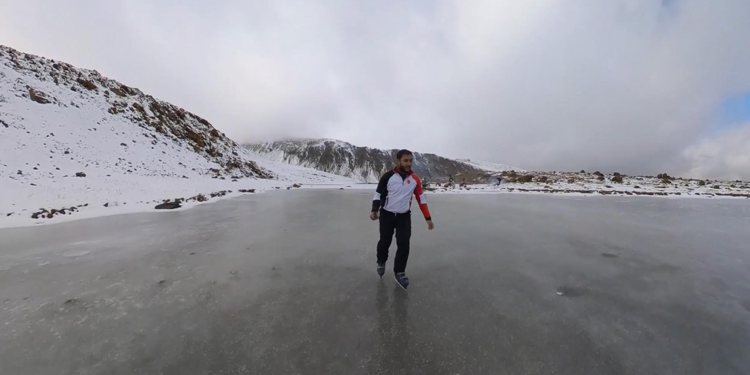 3 bin 549 rakımda yüzeyi donan Yedigöller'de buz pateni