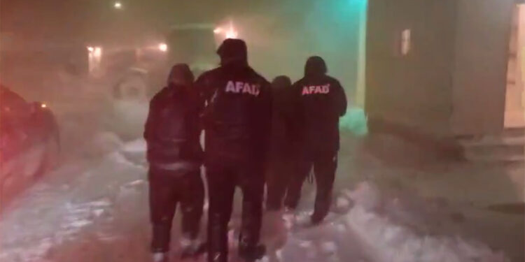 13 il için turuncu, 25 il için sarı kodlu uyarı