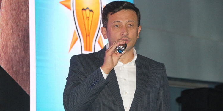 Kürtçe seçmeli ders alınması noktasında adımlar attık