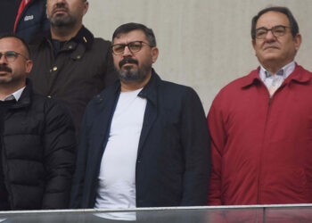Vahdettin Heyal Altay ile el sıkıştı