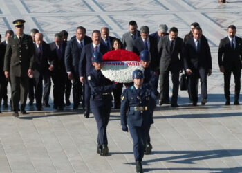 Anahtar Parti Anıtkabir'i ziyaret etti