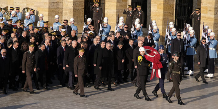 Anıtkabir'de 10 Kasım töreni
