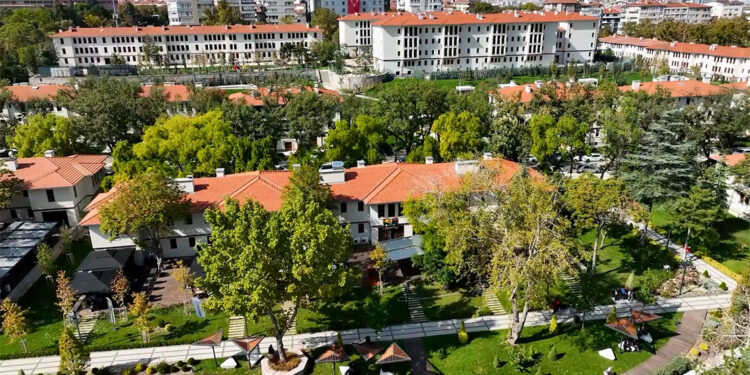 Saraçoğlu Mahallesi tarihi dokusu korunarak yenilendi