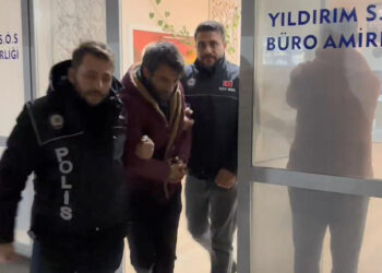 Bursa'da yastık kılıfına gizlenmiş metamfetamin ele geçirildi