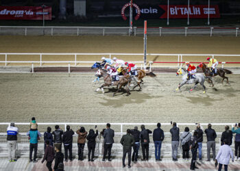 Antalya Hipodromu'nda at yarışı sezonu başladı