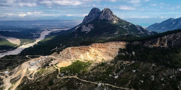 Tarihi mağarayı tehdit eden kalker ocağının genişleme talebine ret