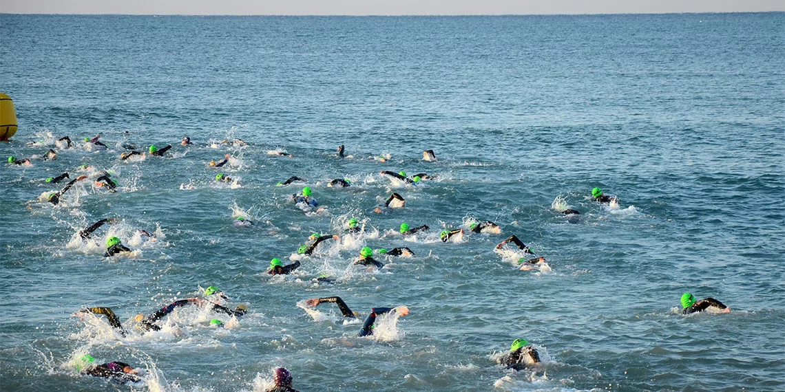 Ironman 70. 3 türkiye yarışları, antalya'nın serik i̇lçesi'ne bağlı belek turizm merkezi kadriye beach park'ta başladı.