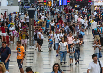 Antalya'ya günlük 30 binin üzerinde turist giriş yapıyor