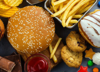 Yüksek yağlı yiyecekler kaygı ve depresyona neden oluyor