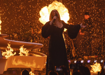 Adele son konserini verdi