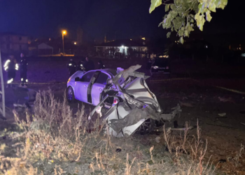 Amasya'da otomobil ağaca çarptı: 2 ölü, 2 yaralı