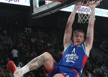 Anadolu Efes- S Monaco: 69-81