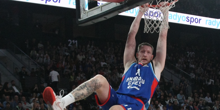 Anadolu Efes- S Monaco: 69-81