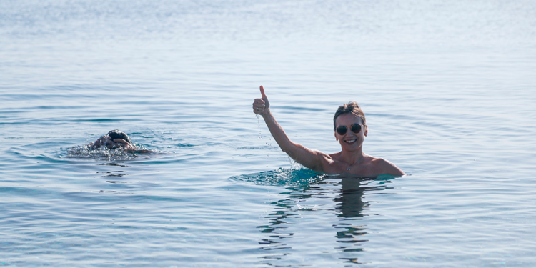 Antalya'da kasım sonunda denize girdiler