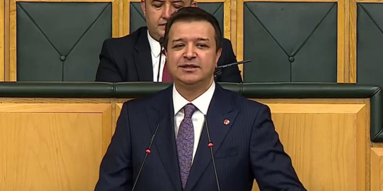 Asgari ücrete en az yüzde 61 zam uygulanmasını teklif ediyoruz